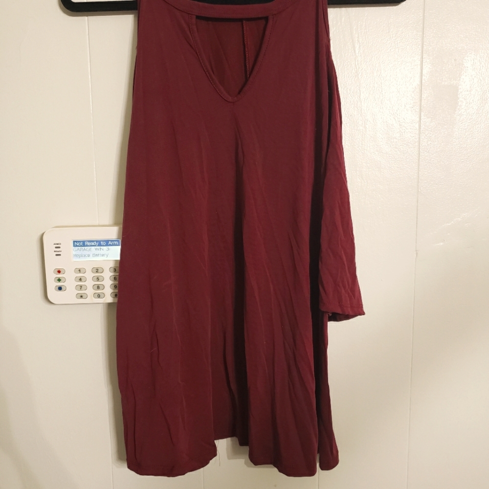 Acemi cold shoulder top